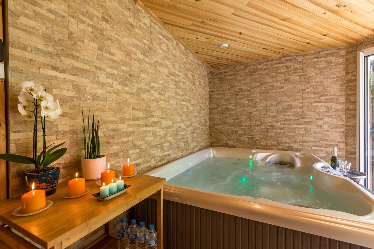 Sauna - Jacuzzi - 100% Prive - L'Estantada Linxe エクステリア 写真